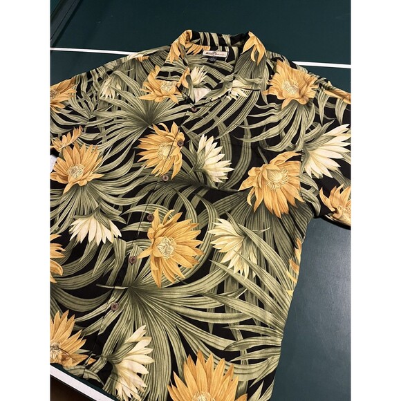 Tommy Bahama 100% SILK Hawaiian Button Shirt XL Floral Flowers Tropical Vacation - Picture 1 of 7